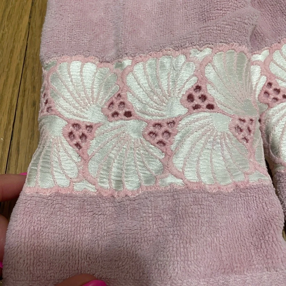 VTG After Bath Luxury Pink Seashell Coastal Hand Towels Set of 2 Embroidered USA